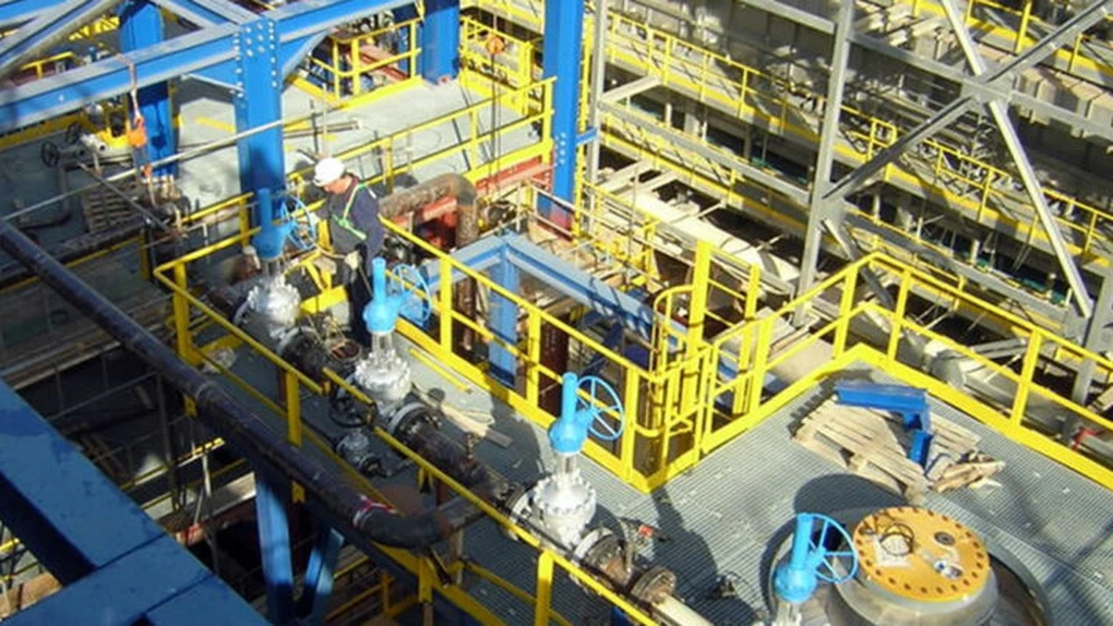 TMUCB_petroleum-industry-works-858×402